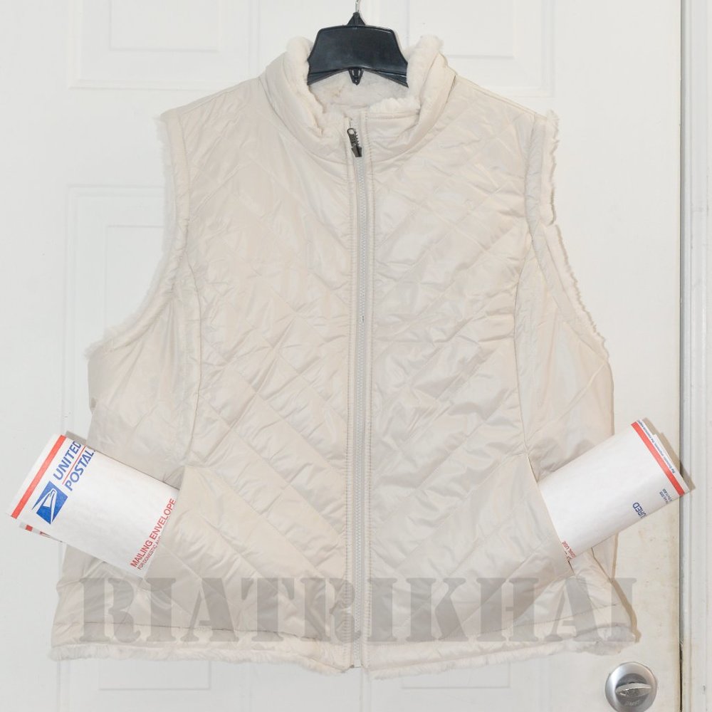 IVORY NWT Quilted Faux Fur Puffer Vest  Reversible  Nicole Miller - Picture 9 of 13